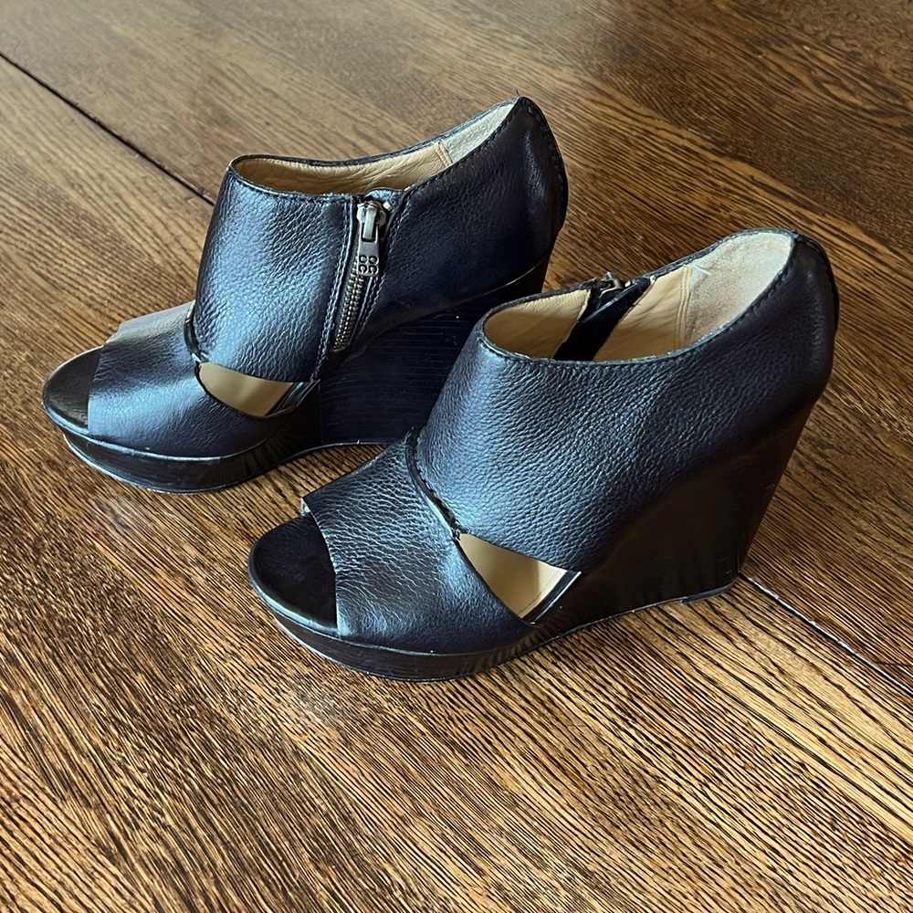 Coach Black Leather Open Toe Wooden Wedge Size 7